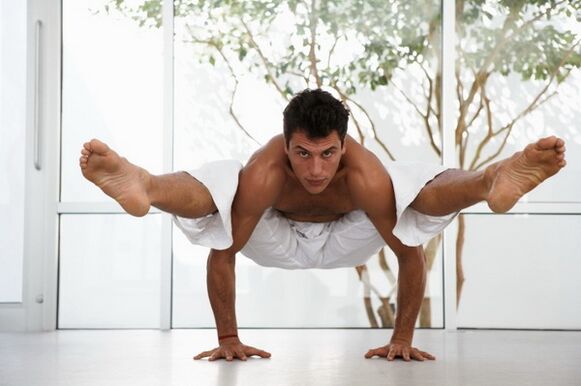 В допълнение към загубата на тегло, силовата йога създава красива мускулна дефиниция