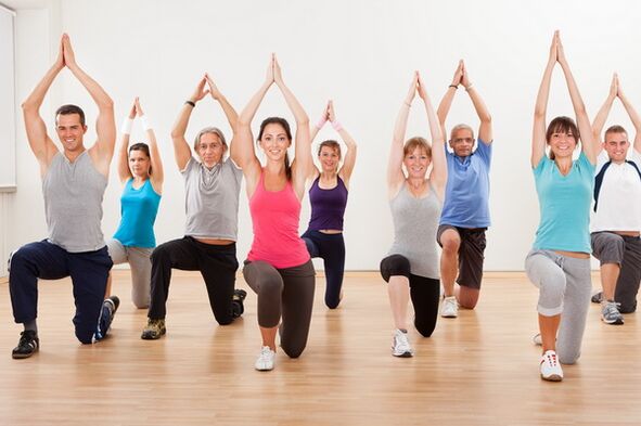 Класическата йога за начинаещи се овладява най-добре в групови класове